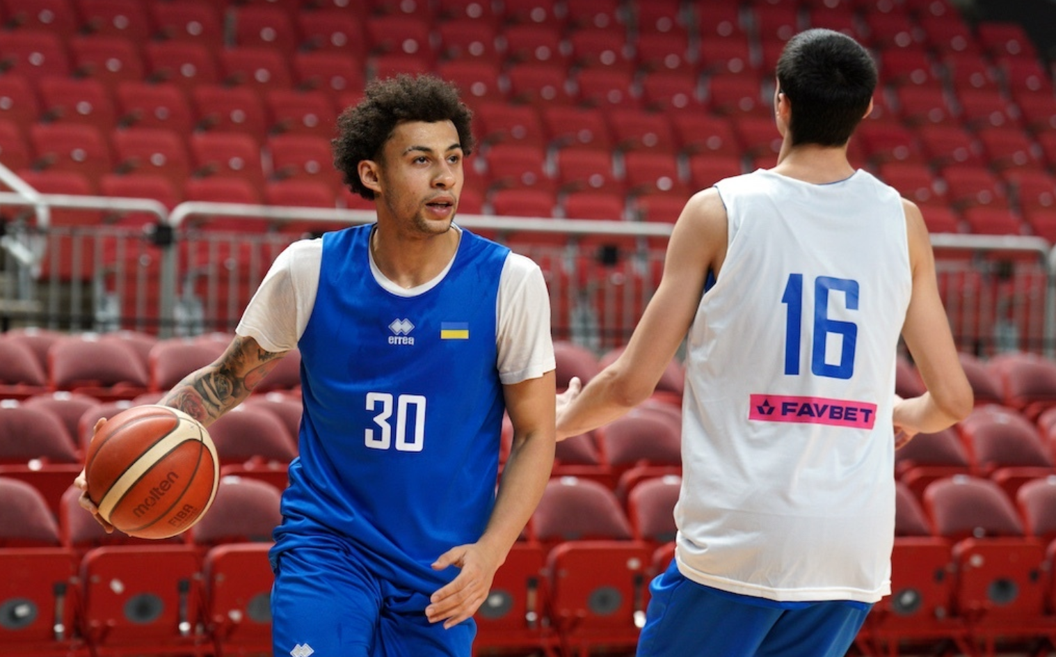 Два баскетболіста не допоможуть чоловічій збірній України у вирішальних матчах відбору на Євробаскет-2025